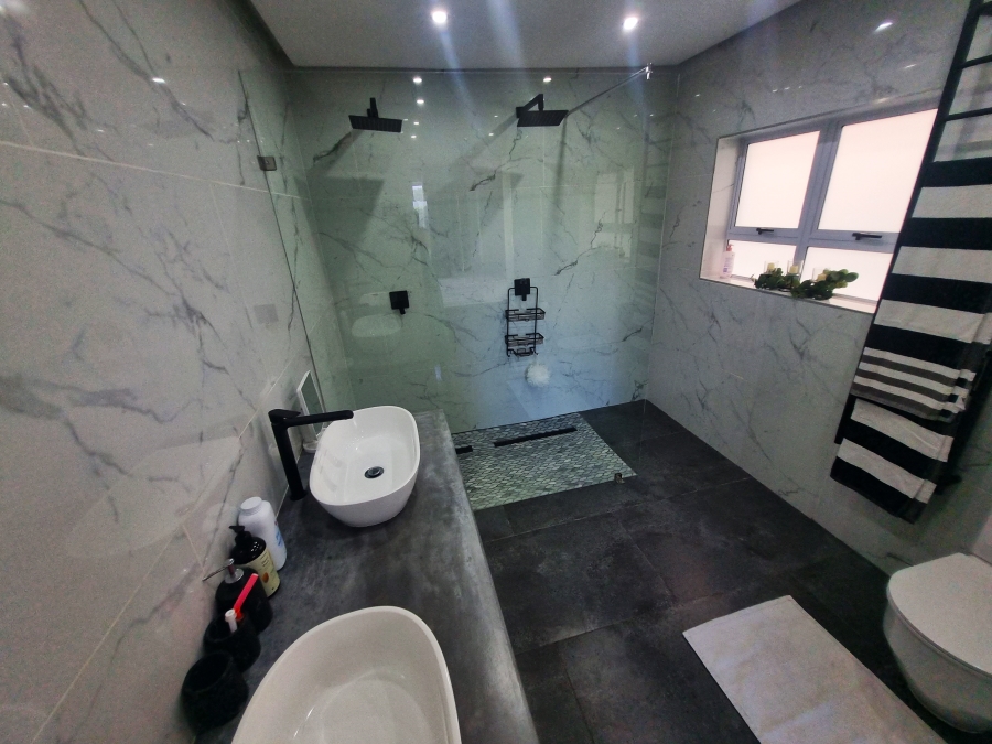 9 Bedroom Property for Sale in Long Acres Country Estate Western Cape